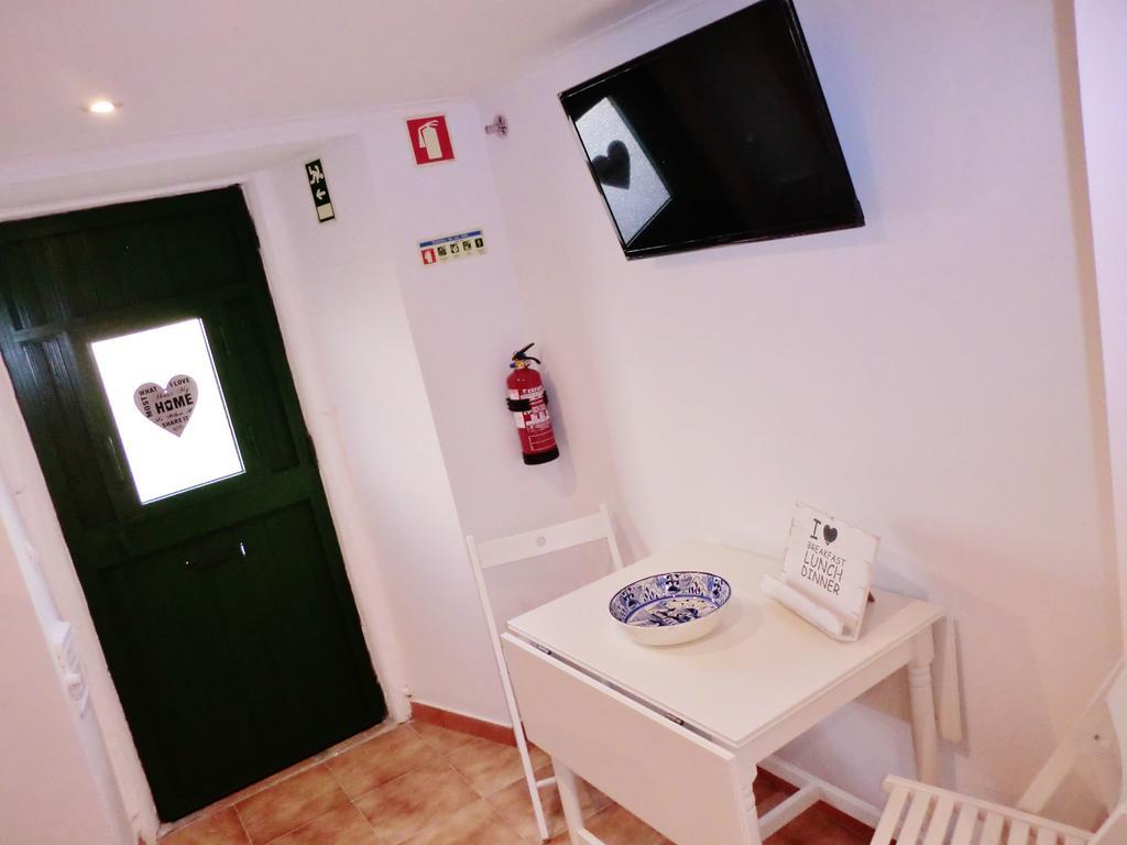 Apartamento Embaixador Mateus Appartement Lissabon Kamer foto